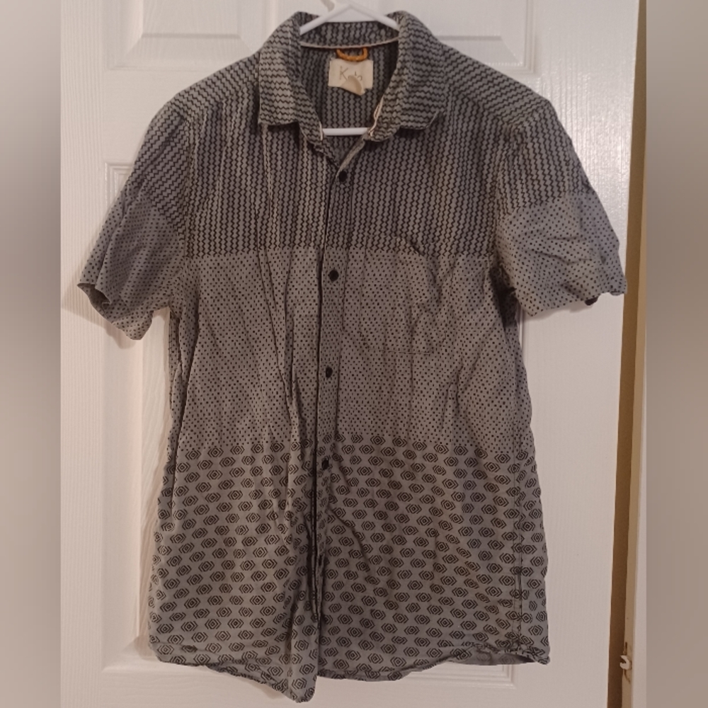 *Donating soon if not sold* M Koto geometric button-down short-sleeve